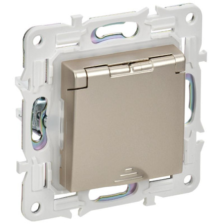 SKANDY Розетка з/к/ш кр. 16А IP44 SK-R11Sh шампань