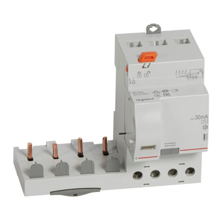 Дифференциальный блок DX3 - тип AC - 30 мА - 4П - 400 В~ - 63 А - 3 модуля